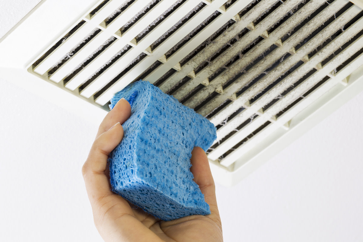 Cum să curățați tot praful de pe ventilator fără a fi nevoie să scoateți rama: o nouă senzație de prospețime